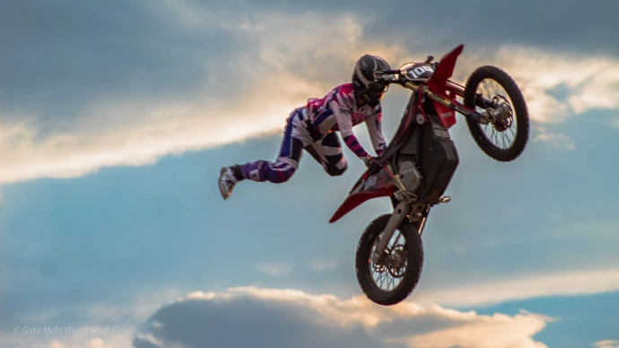 Motos acrobáticas Race Wars