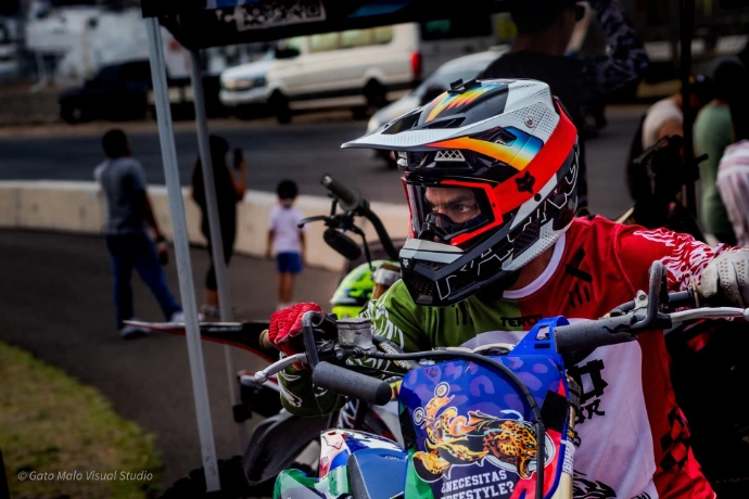 Piloto motos acrobáticas